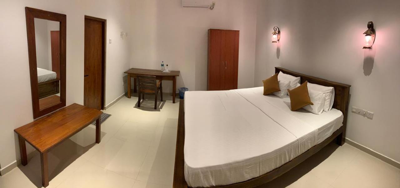 New Holiday Reach Unawatuna Esterno foto